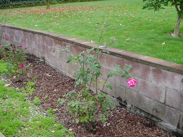 RETAINING WALL FAILURE